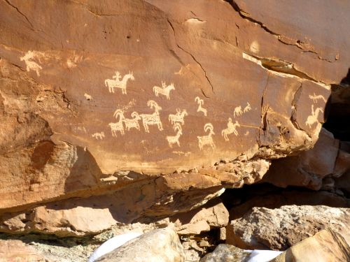arches-national-park-petroglyphs